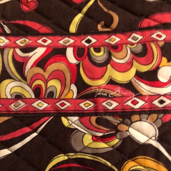 Vera Bradley -Make Up Bag - 9x5 x2.5 inchs. Large Zip Pocket & 2 Small Pockets - Picture 3 of 6